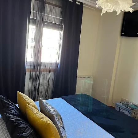 Apto En Urbanizacion Isla De Ons Con Garaje, Piscina Y Vistas Al Mar Apartment *